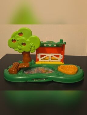 Little People Pig Pen And Pond Farm / Barn Animal Playset
